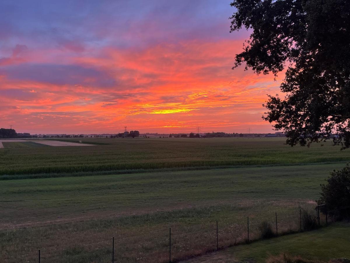 B&B Op De Brabantse Wal Halsteren Esterno foto