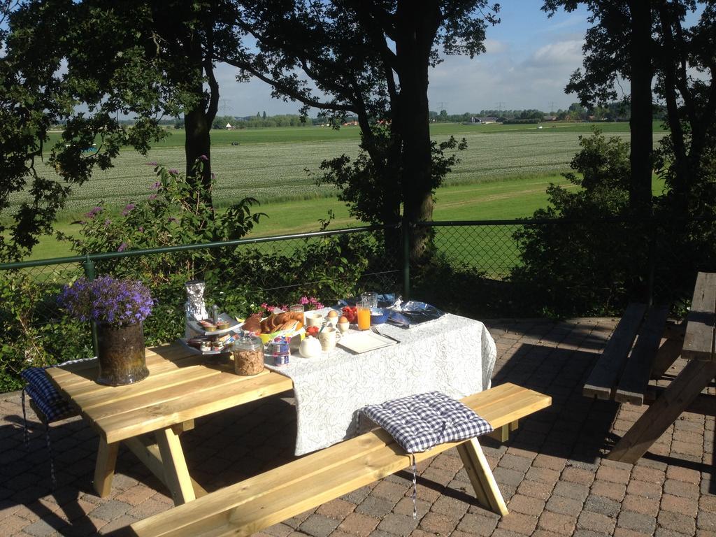 B&B Op De Brabantse Wal Halsteren Esterno foto
