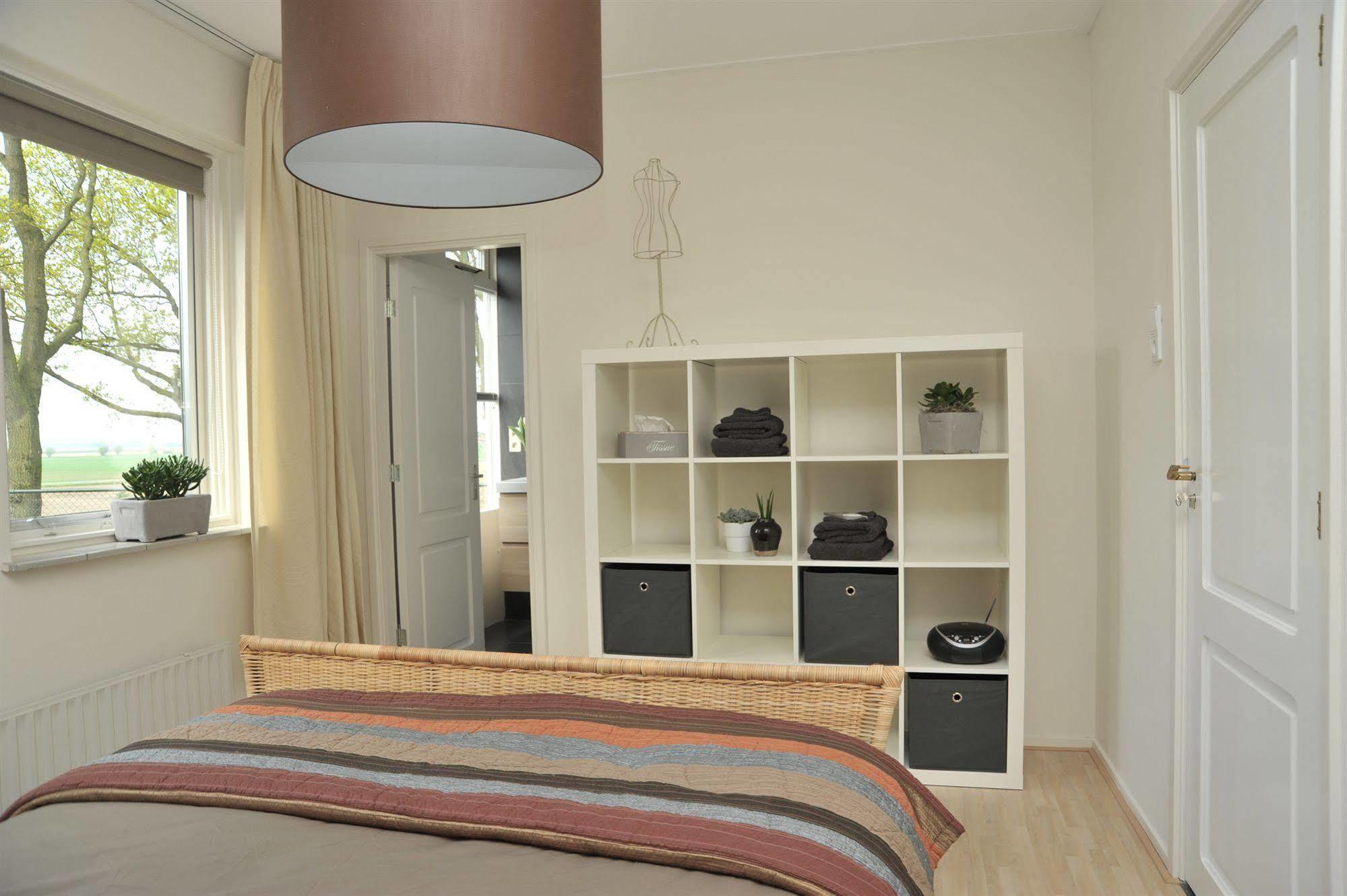 B&B Op De Brabantse Wal Halsteren Esterno foto