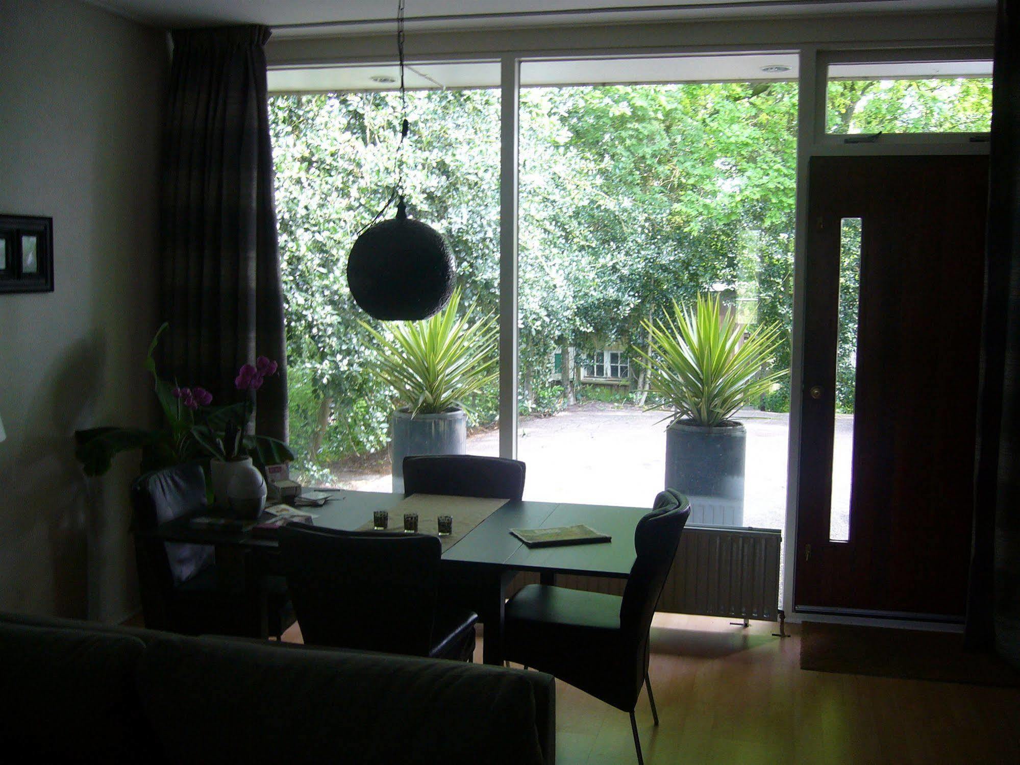 B&B Op De Brabantse Wal Halsteren Esterno foto
